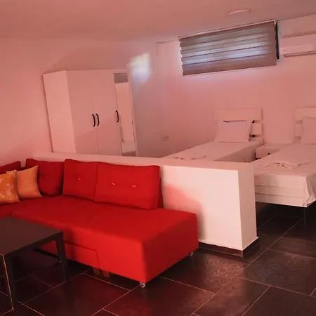 Hotel Karyada 2*