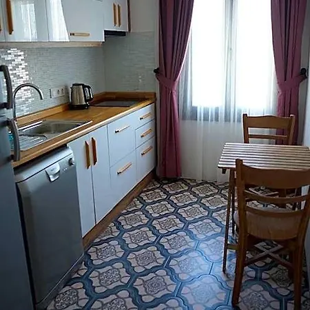 Karyada Hotel