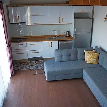 Karyada Hotel