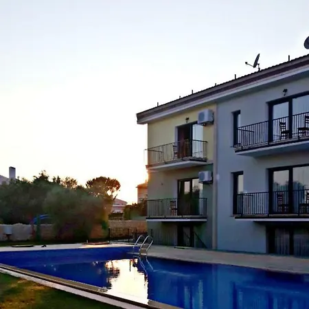 Hotel Karyada 2*